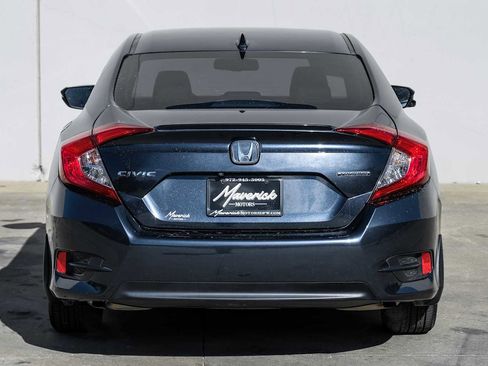Used 2016 Honda Civic Touring image 10
