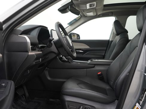 Used 2025 Toyota Grand Highlander AWD Hybrid image 21