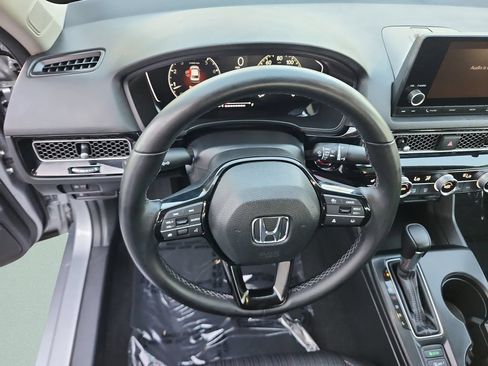 Certified 2023 Honda Civic EX image 32