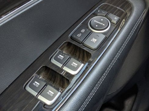 Used 2019 Kia Sorento LX image 28