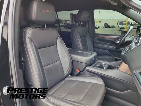 Used 2023 Chevrolet Suburban High Country w/ Advanced Technology Package image 10