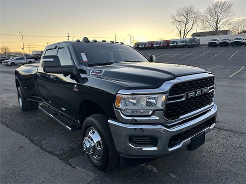 Used 2024 RAM 3500 Tradesman w/ Towing Technology Group image 4