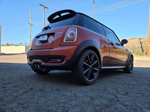 Used 2011 MINI Cooper S image 16