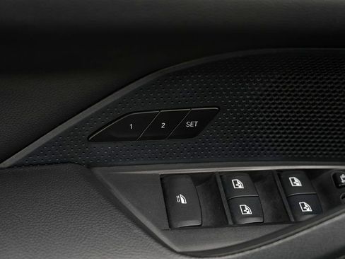 Used 2021 BMW 430i Convertible w/ Premium Package image 26