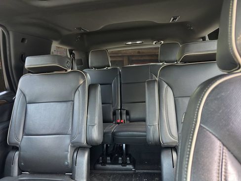 Used 2021 Chevrolet Tahoe Premier w/ Premium Package RWD image 12