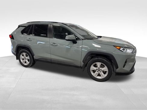 Used 2021 Toyota RAV4 XLE image 3