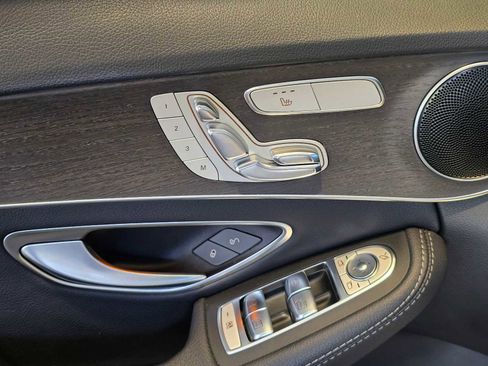 Used 2019 Mercedes-Benz C 300 4MATIC Sedan image 23