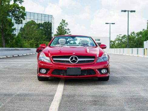 Used 2011 Mercedes-Benz SL 550 image 1