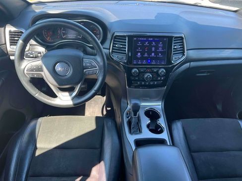Used 2019 Jeep Grand Cherokee Altitude AWD/4WD image 17