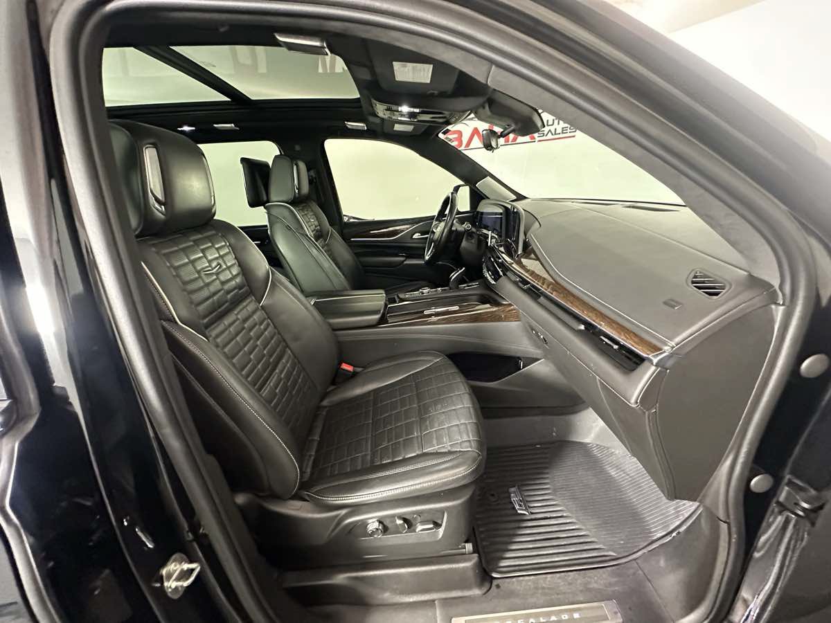 Used 2021 Cadillac Escalade ESV Sport Platinum w/ LPO, ONYX Package AWD/4WD image 24