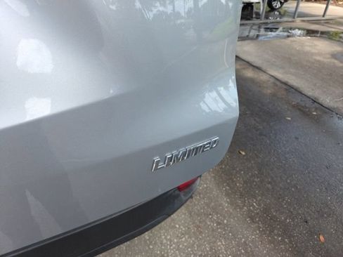 Used 2014 Toyota Highlander Limited FWD image 5