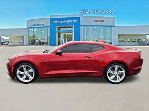 Used 2021 Chevrolet Camaro LT w/ Technology Package image 4