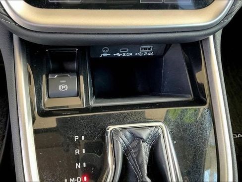 Used 2024 Subaru Outback Premium AWD/4WD image 17