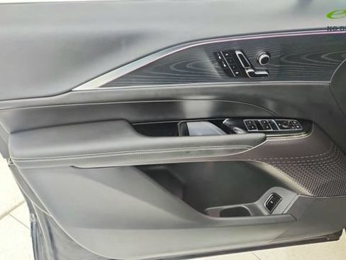 Used 2025 Cadillac Lyriq Sport AWD/4WD image 36