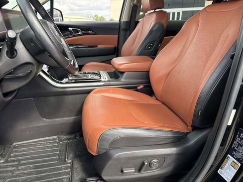 Used 2023 Kia Carnival SX Prestige FWD image 22