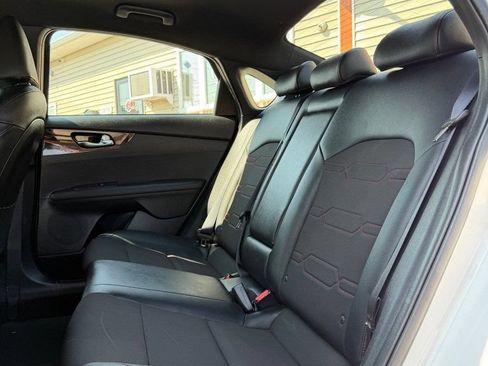 Used 2022 Kia Forte GT FWD image 11