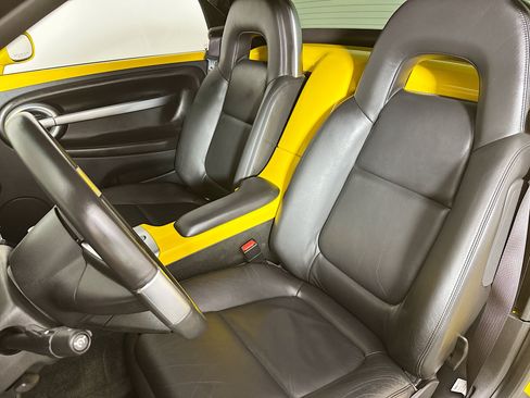 Used 2004 Chevrolet SSR RWD image 21