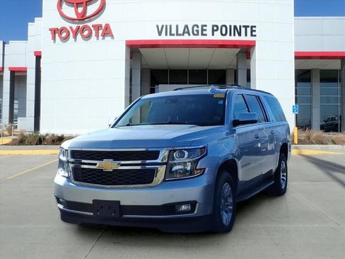 Used 2019 Chevrolet Suburban LT image 1