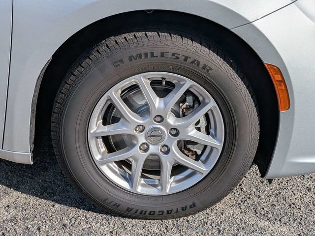 Used 2023 Chrysler Pacifica Touring-L FWD image 12