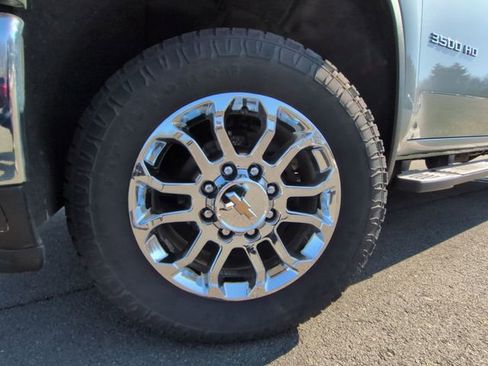 Used 2024 Chevrolet Silverado 3500 LTZ w/ LTZ Premium Package AWD/4WD image 33