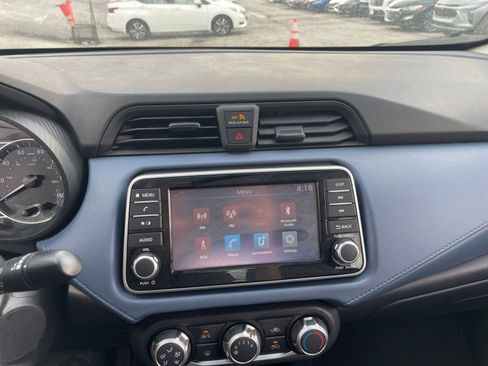 Used 2025 Nissan Versa SV FWD image 17