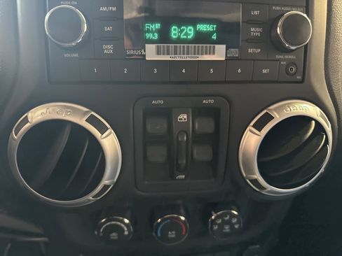 Used 2013 Jeep Wrangler Unlimited Sahara w/ Trailer Tow Group image 18