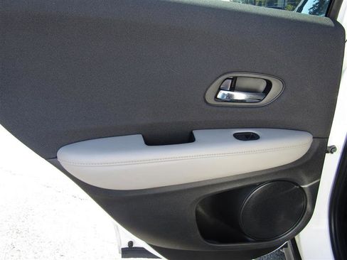 Used 2019 Honda HR-V LX image 23