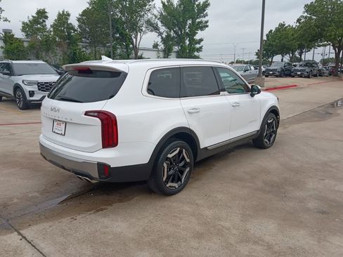 Used 2025 Kia Telluride S FWD image 7
