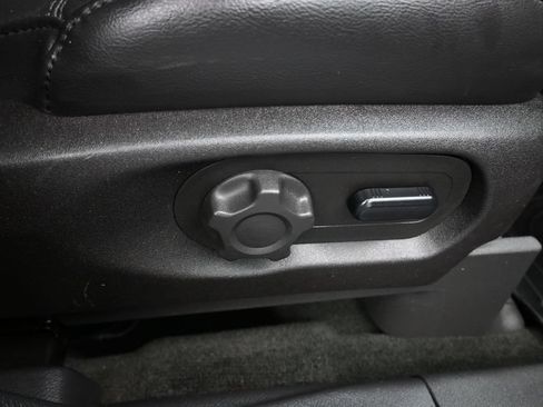 Used 2014 Ford Explorer XLT w/ Equipment Group 202A AWD/4WD image 46