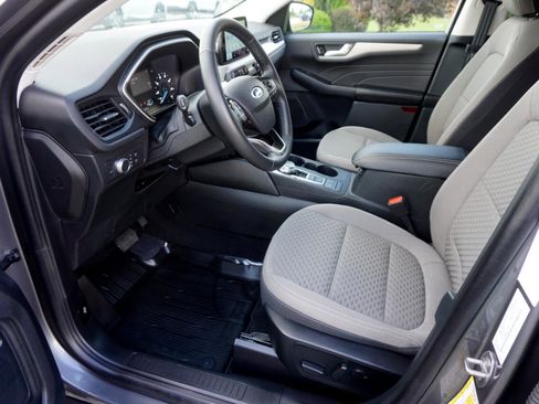 Used 2021 Ford Escape SE w/ SE Sport Appearance Package image 7