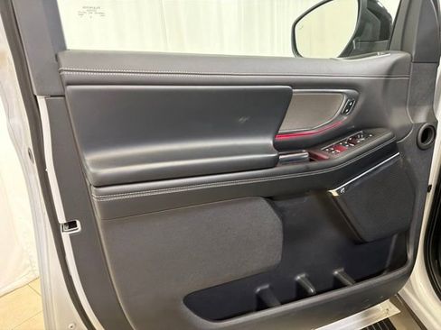 Used 2025 Ford Expedition Platinum AWD/4WD image 10