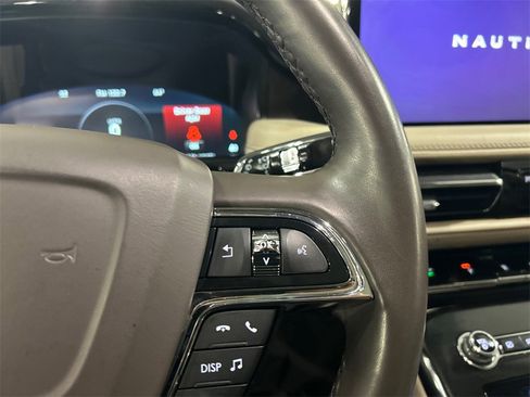 Used 2022 Lincoln Nautilus Reserve image 14