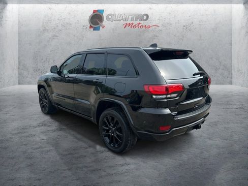 Used 2021 Jeep Grand Cherokee Laredo X AWD/4WD image 3