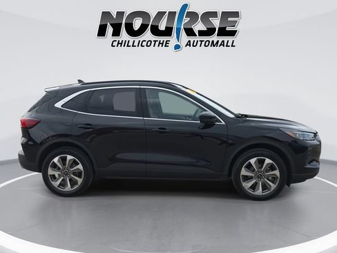 Used 2025 Ford Escape Platinum AWD/4WD image 9