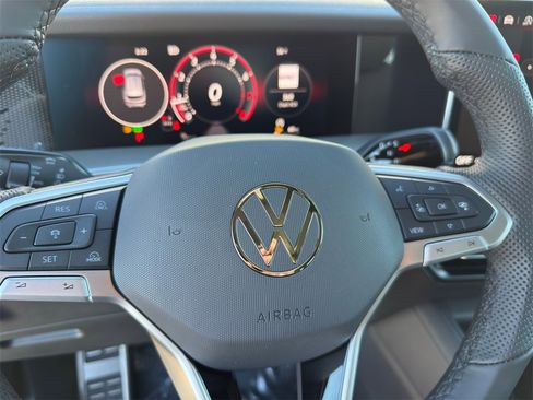 New 2026 Volkswagen Tiguan SE R-Line image 14