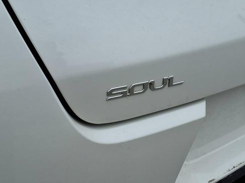 Used 2024 Kia Soul LX w/ Option Group 015 FWD image 6