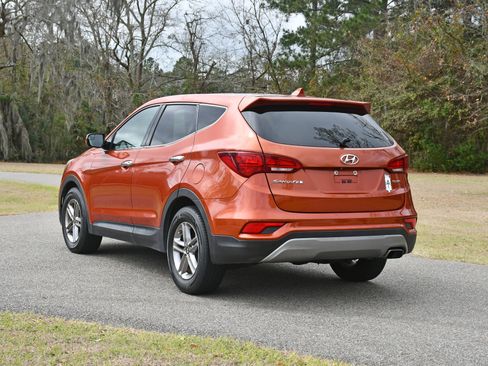 Used 2017 Hyundai Santa Fe Sport image 3