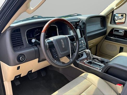 Used 2015 Lincoln Navigator 4WD w/ Equipment Group 101A Reserve image 21