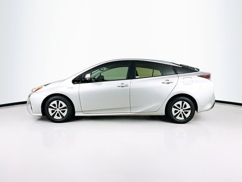 Used 2017 Toyota Prius Four w/ Advanced Technology Package FWD image 4