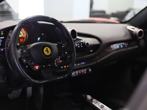 Used 2021 Ferrari F8 Tributo RWD image 32