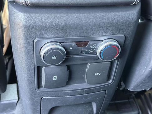 Used 2022 Ford Explorer XLT w/ Equipment Group 202A AWD/4WD image 13