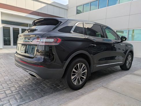 Certified 2022 Lincoln Nautilus AWD w/ Premium Package image 5
