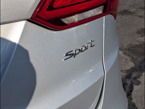 Used 2017 Hyundai Santa Fe Sport image 20