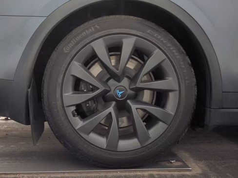 Used 2023 Tesla Model X Plaid image 12