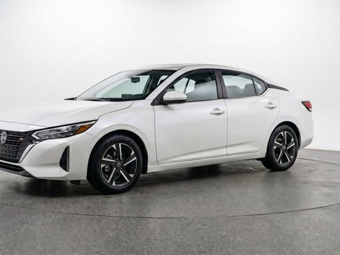 Used 2025 Nissan Sentra SV FWD image 3