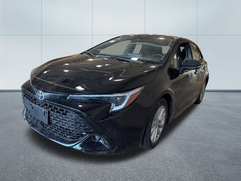 Used 2025 Toyota Corolla SE image 3