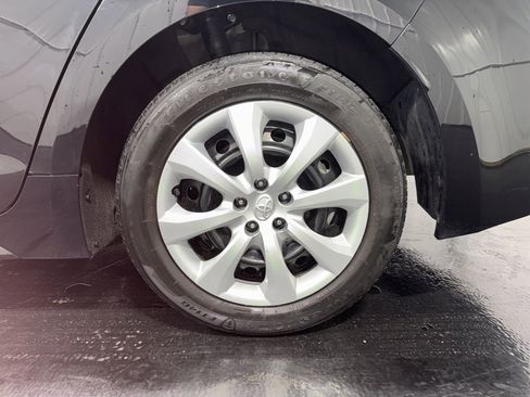 Used 2024 Toyota Corolla LE image 7