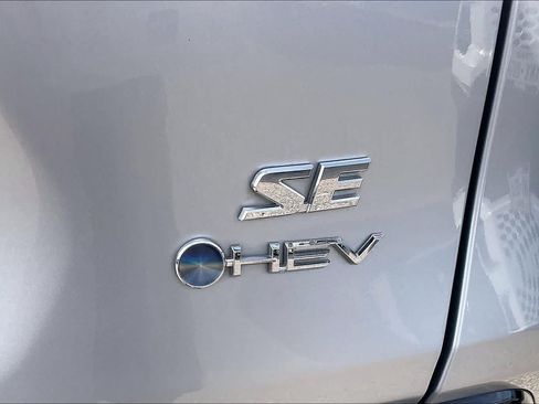 Used 2025 Toyota RAV4 SE AWD/4WD image 9