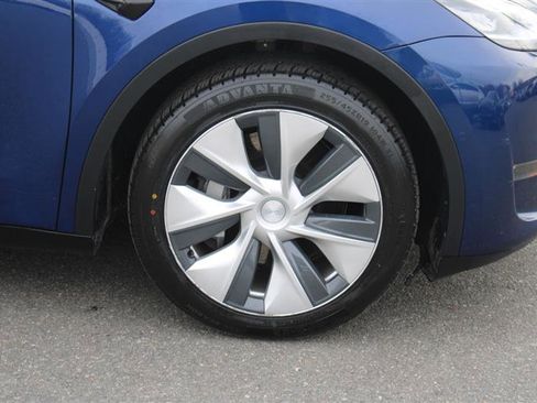 Used 2020 Tesla Model Y Long Range image 10