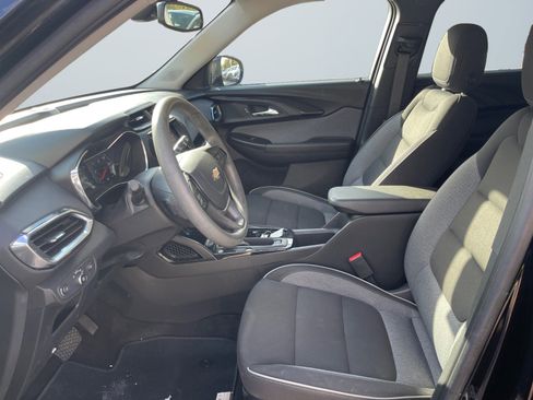 Used 2022 Chevrolet TrailBlazer LT w/ Convenience Package image 10